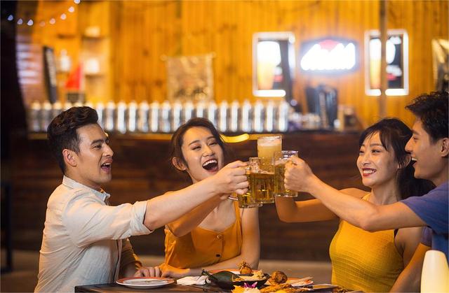 金陵十三釵喝酒游戲金陵十三釵的喝酒游戲規(guī)則插圖 金陵十三釵喝酒游戲金陵十三釵的喝酒游戲規(guī)則插圖