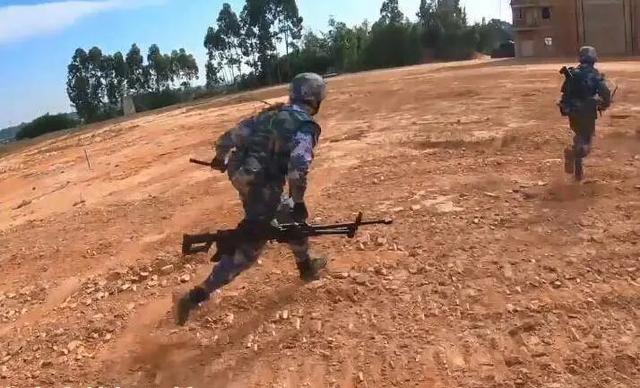 空降兵空降兵不屬于什么軍種A空軍B陸軍C海軍D火箭軍插圖4 空降兵空降兵不屬于什么軍種A空軍B陸軍C海軍D火箭軍插圖4
