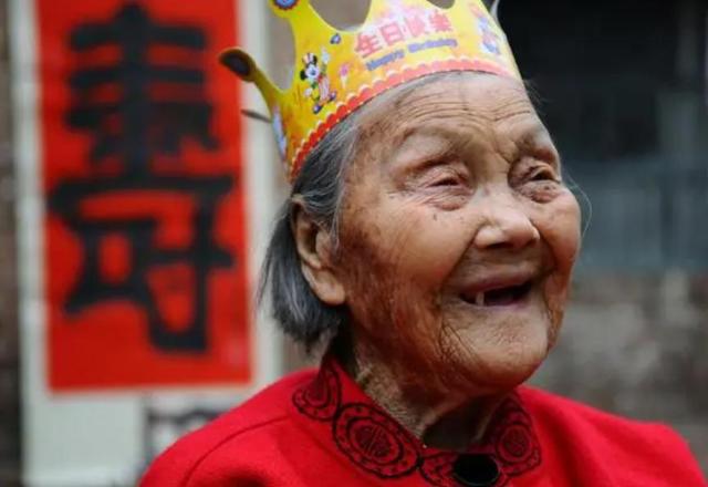 最長(zhǎng)壽的人最長(zhǎng)壽的人世界紀(jì)錄百度百科插圖 最長(zhǎng)壽的人最長(zhǎng)壽的人世界紀(jì)錄百度百科插圖