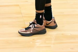 籃球鞋排行榜籃球鞋排行榜前十名圖片