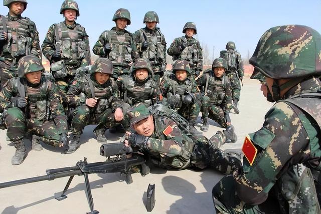 中校軍銜是什么級別中校軍銜是什么級別地方干部插圖1 中校軍銜是什么級別中校軍銜是什么級別地方干部插圖1